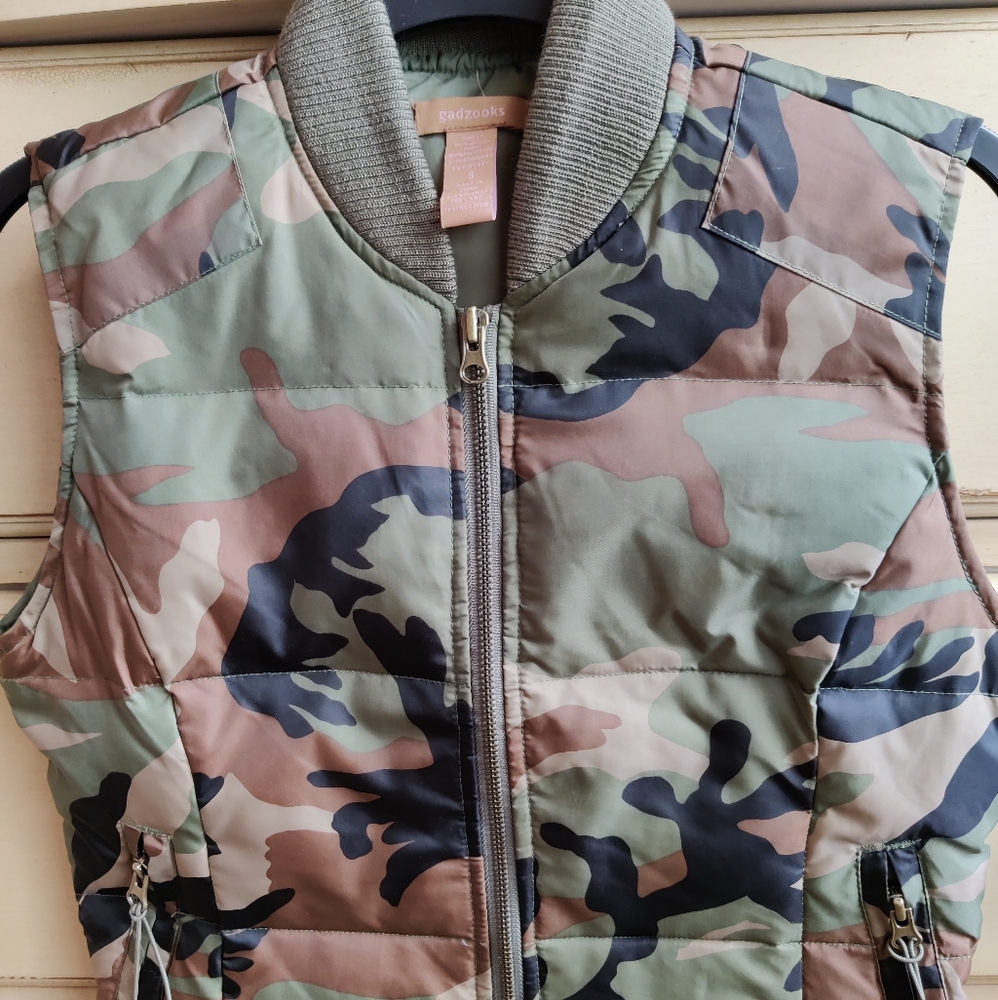Puffy camouflage vest